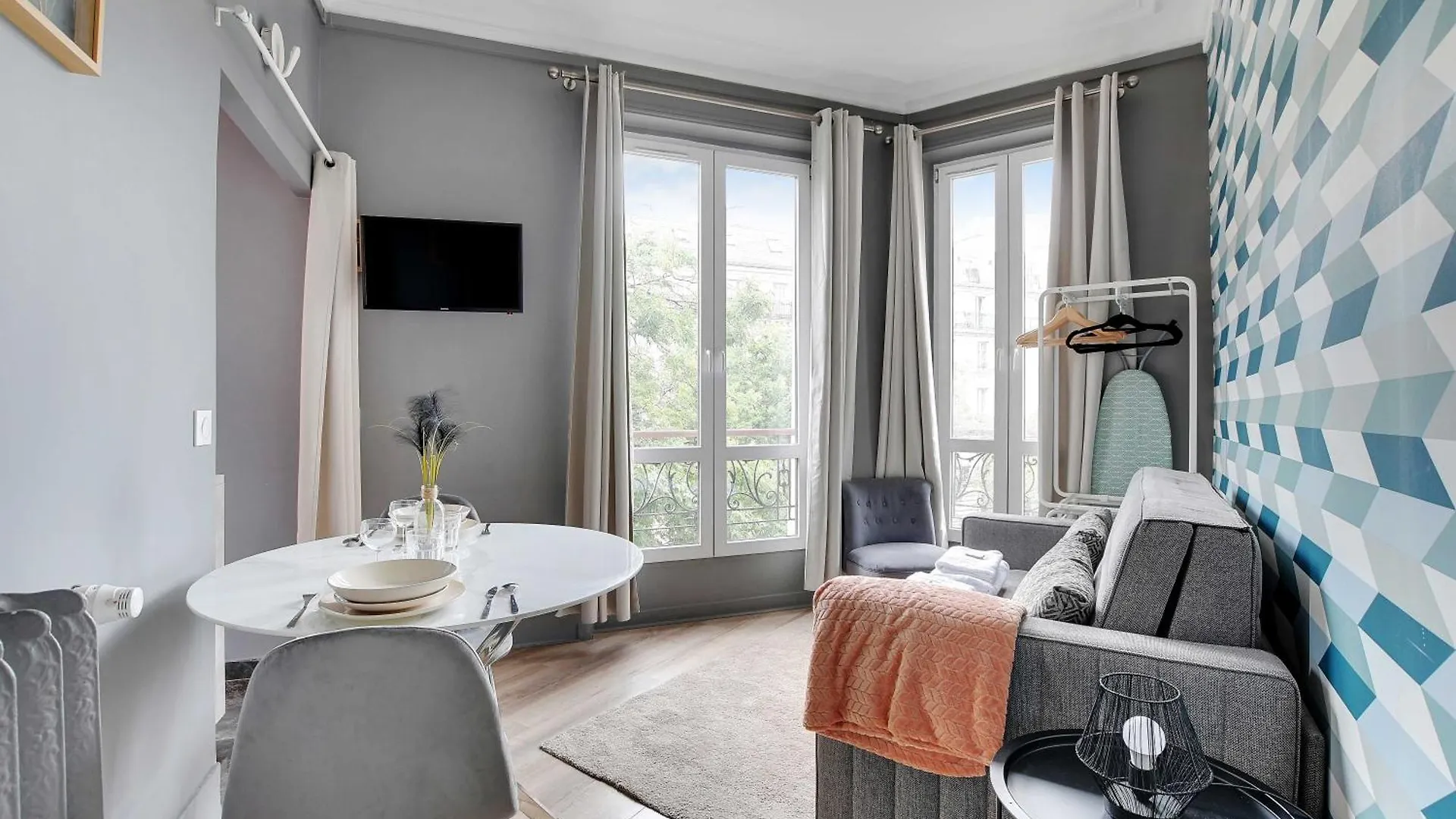 Apartment Luminous At Gare De L Est Paris